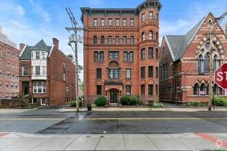 Building Photo - 284 Orange St
