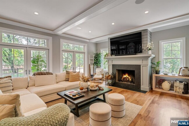 Building Photo - 4 Brookview Ct