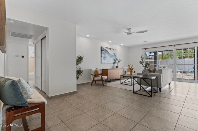 Foto del edificio - 457 W Mulberry Dr