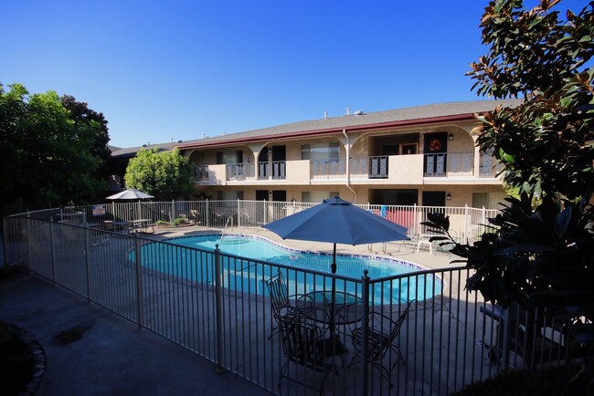 Building Photo - 6805 Rosemead Blvd