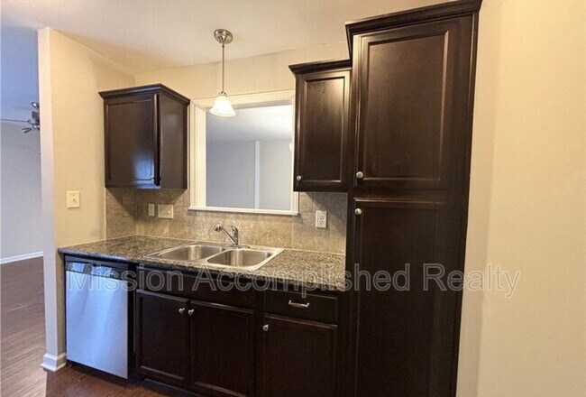 Foto del edificio - 2644 Middle Br Bnd