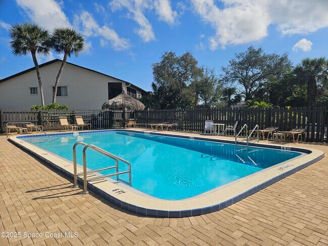 Foto del edificio - 5800 N Banana River Blvd