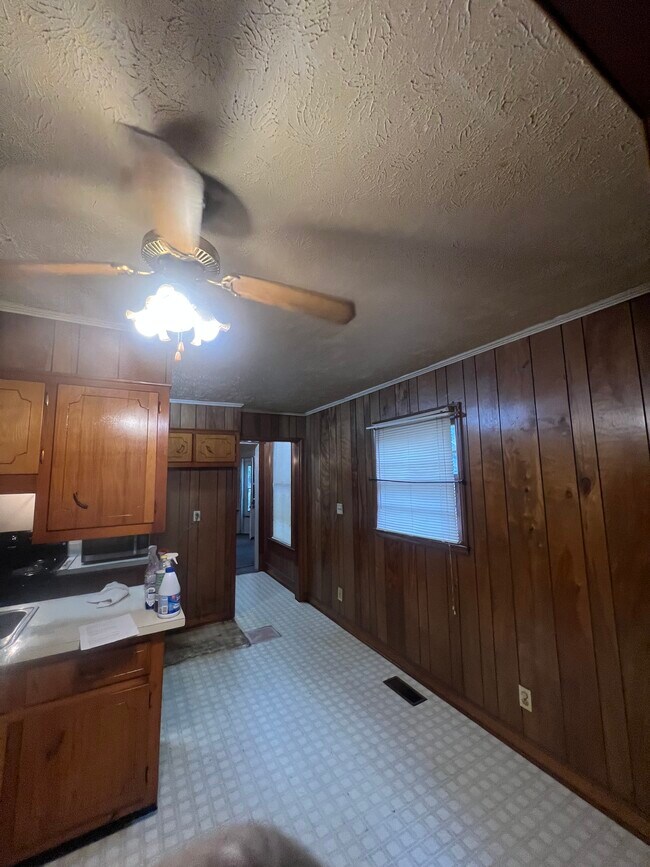 Foto del edificio - 221 E Covington St