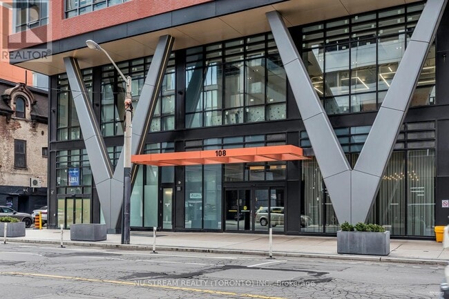 Building Photo - 108 Peter St