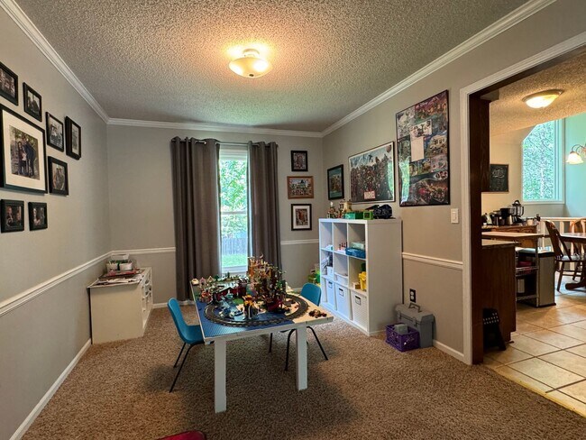 Building Photo - {14424} Lovely Lenexa Home + Fenced Backya...