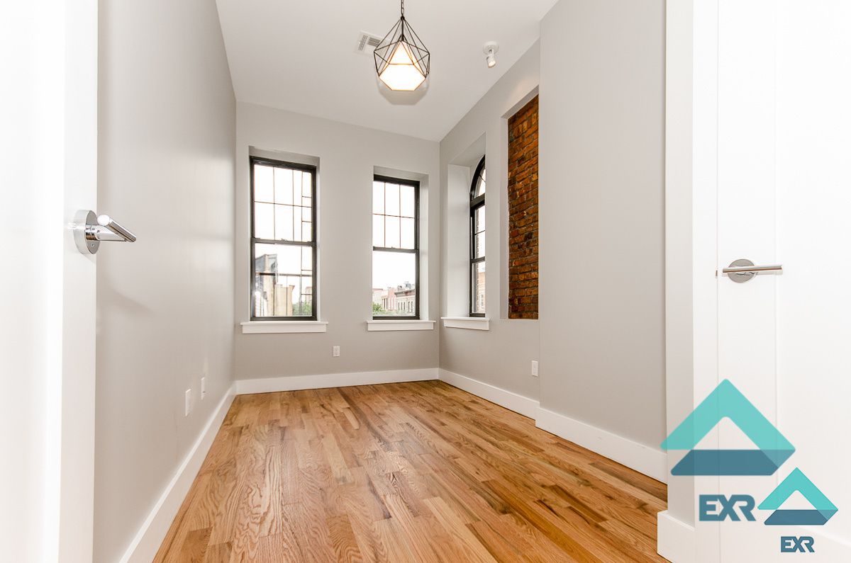 Primary Photo - 235 Wyckoff Ave