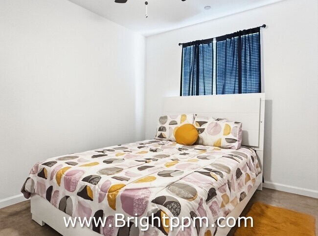 Foto del edificio - 13244 El Cajon Dr