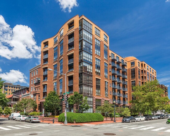 Photo - Logan Circle One Bedroom Plus Den W/Front Desk, Secured Entry, Pets Welcome, & More! Apartment