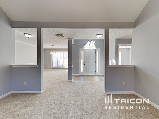 Foto del edificio - 615 Bridle Creek Dr