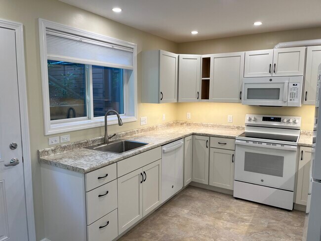 Foto del edificio - 104 Village Heights Rd