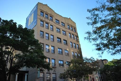 Primary Photo - 1940 N Lincoln Ave