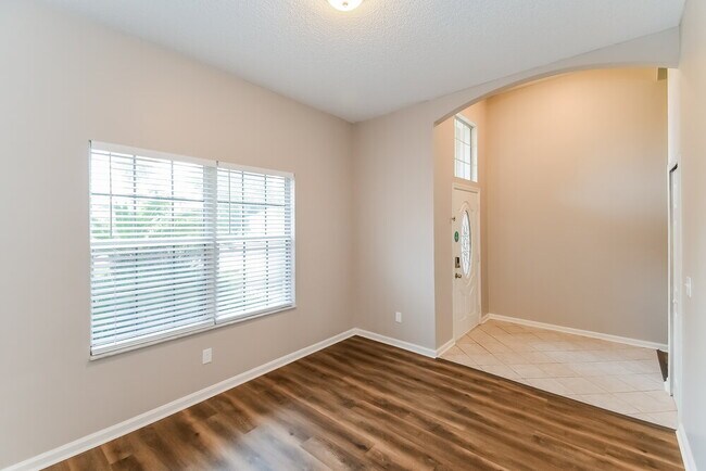 Building Photo - 8270 Lake Effie Ln E