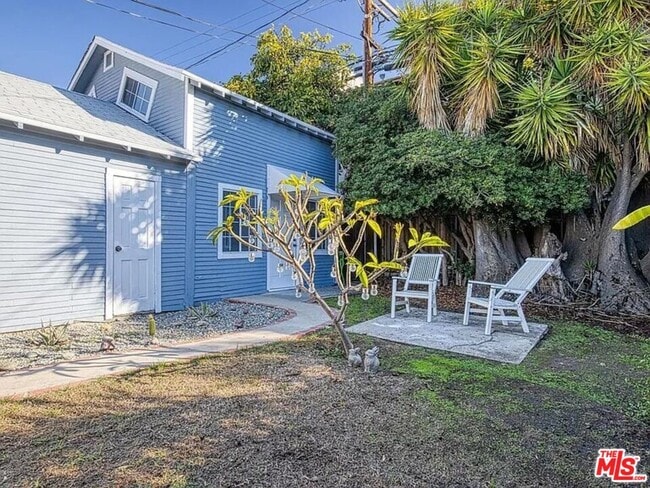 Building Photo - 918 N Vista St