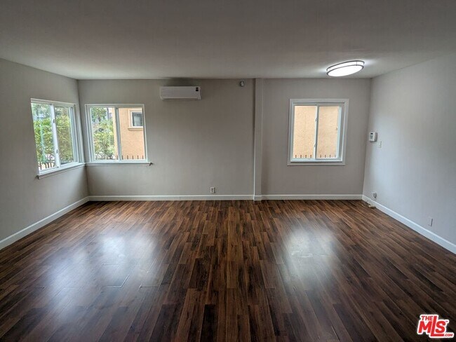 Foto del edificio - 12507 Yukon Ave