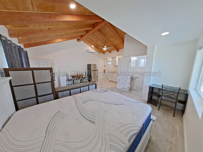 Building Photo - 425 San Domingo Dr
