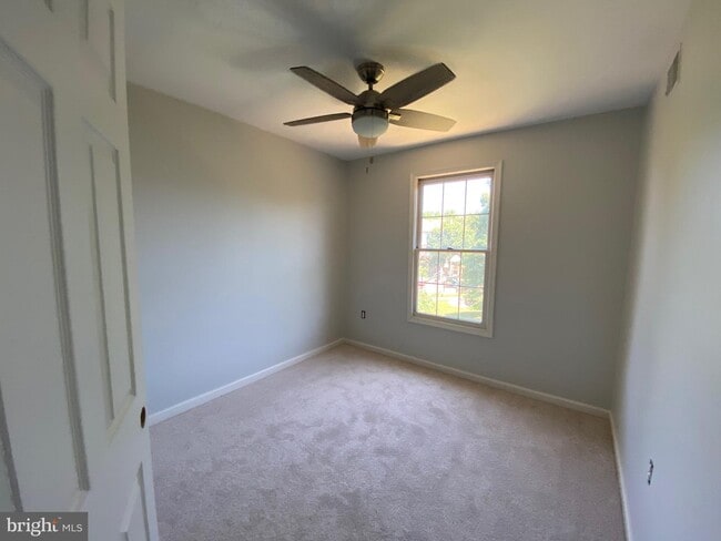 Building Photo - 2475 Warm Spring Way