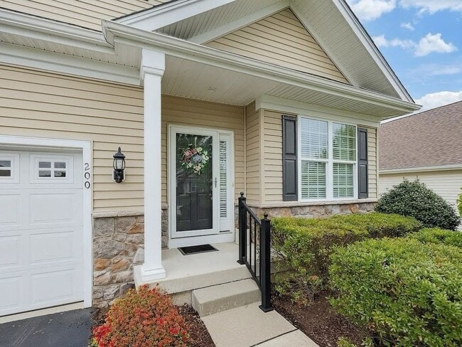 Building Photo - 200 Gaston Ln