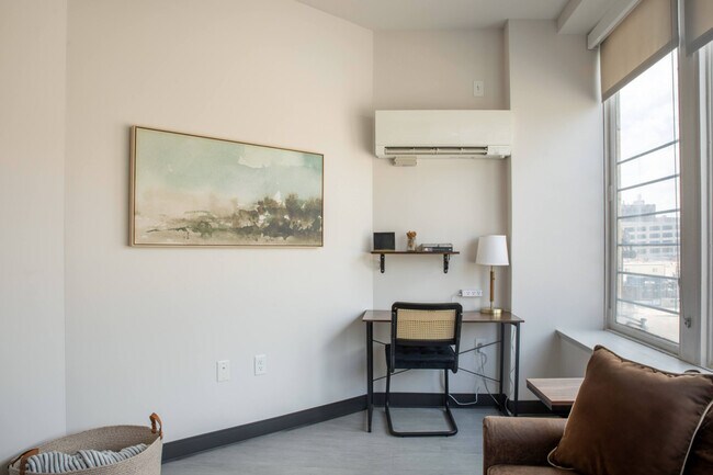 Foto del edificio - 333 W State St