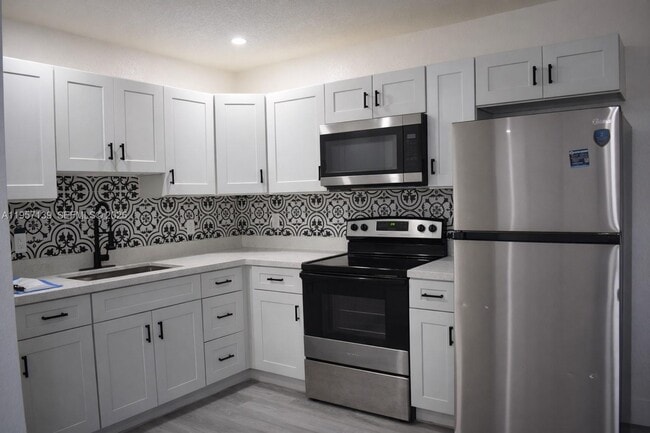 Foto del edificio - 900 NW 8th Ave