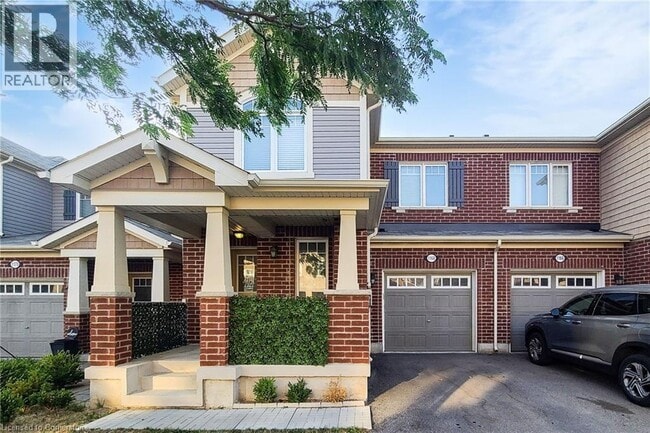 Building Photo - 1168 Duignan Cres