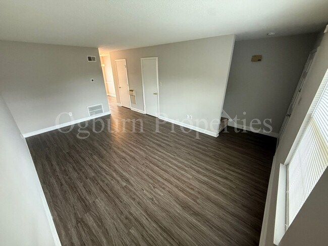 Foto del edificio - 2350 Bay Meadows Ct