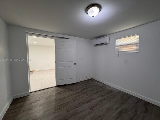 Foto del edificio - 5800 Taylor St
