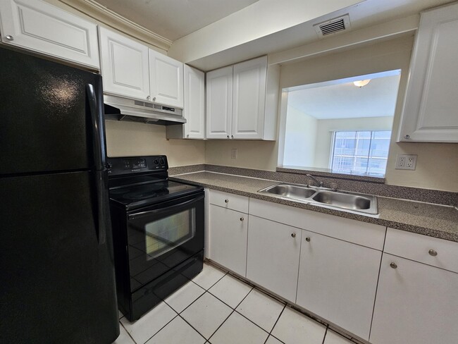 Foto del edificio - 3600 NW 21st St