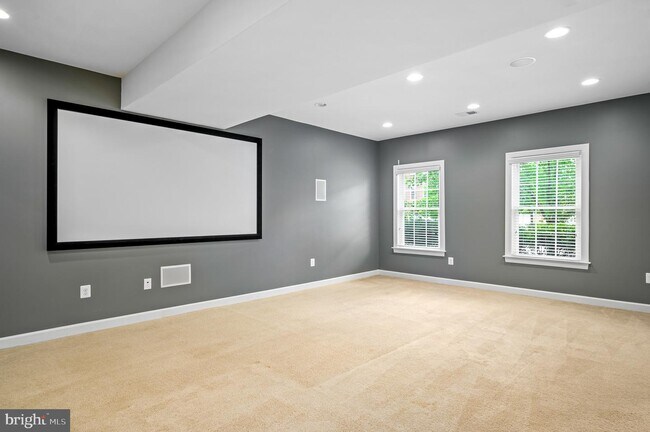 Building Photo - 42529 Pine Forest Dr