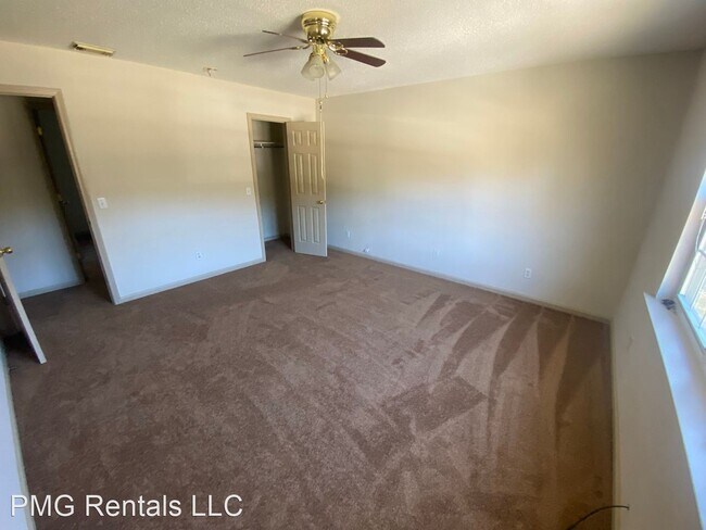 Foto del edificio - 3 br, 2 bath House - 410 S College 4