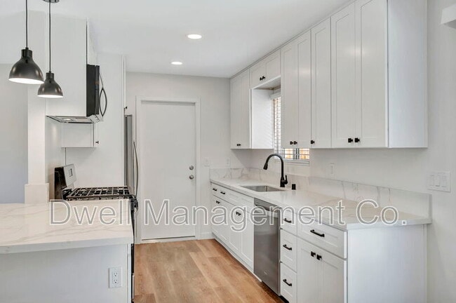 Building Photo - 1243 Purdy St