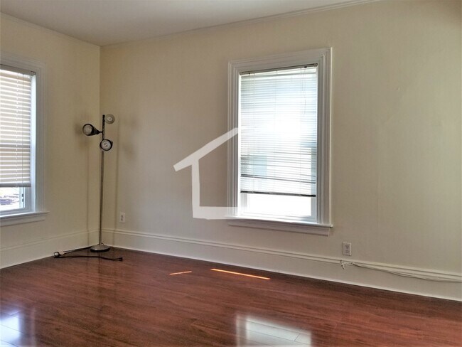 Building Photo - 62 Litchfield St