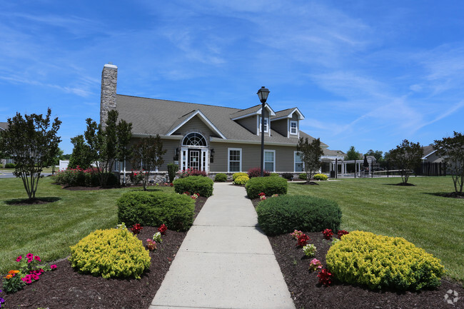 Clubhouse - Ponds Edge