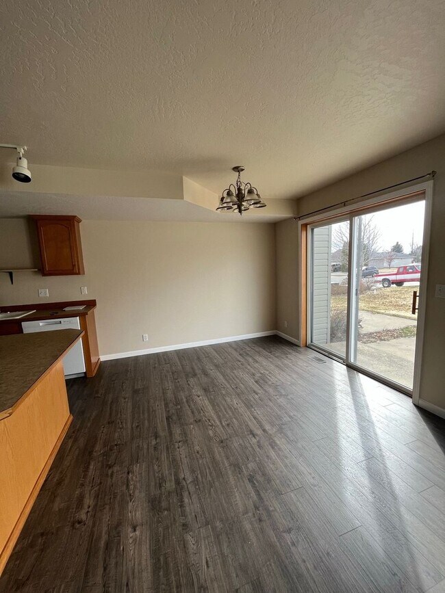 Foto del edificio - 6319 W Trestle St