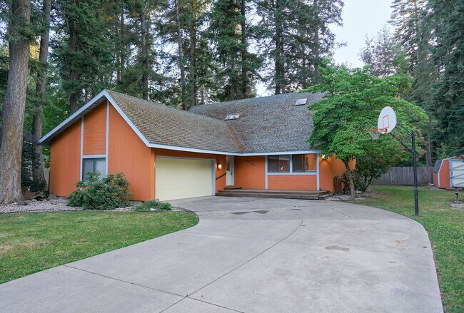 Building Photo - 4 Bedroom home tucked away in Hayden