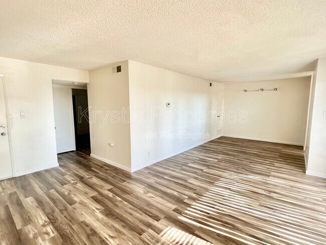 Foto del edificio - 355 Parkview Terrace