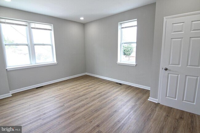 Foto del edificio - 235 Jefferson St