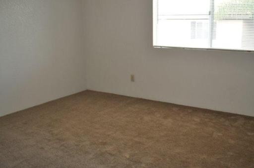 Foto del edificio - Spacious 3-Bedroom Duplex in Spring Valley