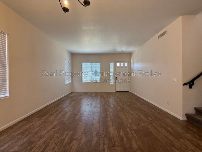 Foto del edificio - 1234 W Remington Dr