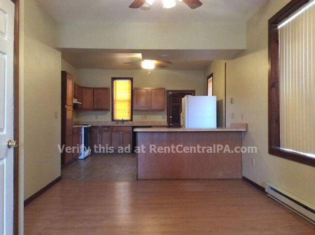 Foto del edificio - 328 S 17th St