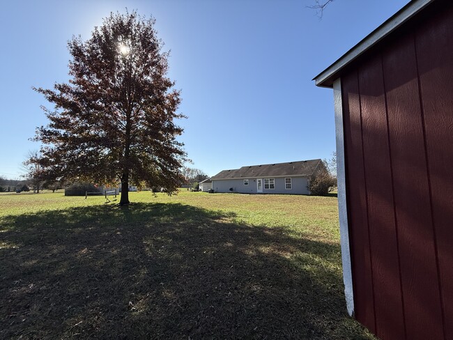 Foto del edificio - 406 Silver Lakes Ct