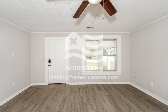 Foto del edificio - 349 Center Avenue Northwest, 35073; #69004 - 69004