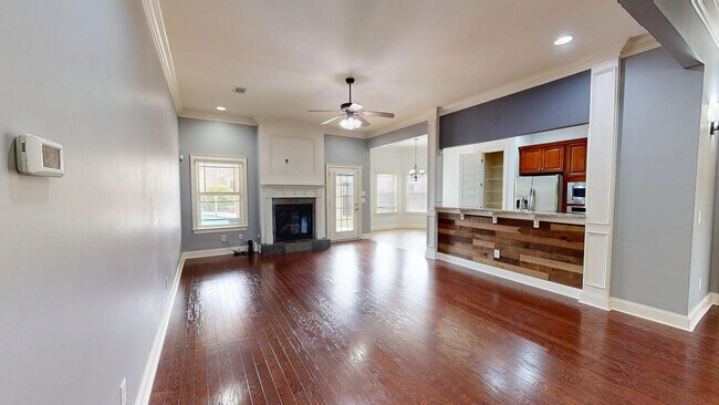 Foto del edificio - 415 Melison Dr