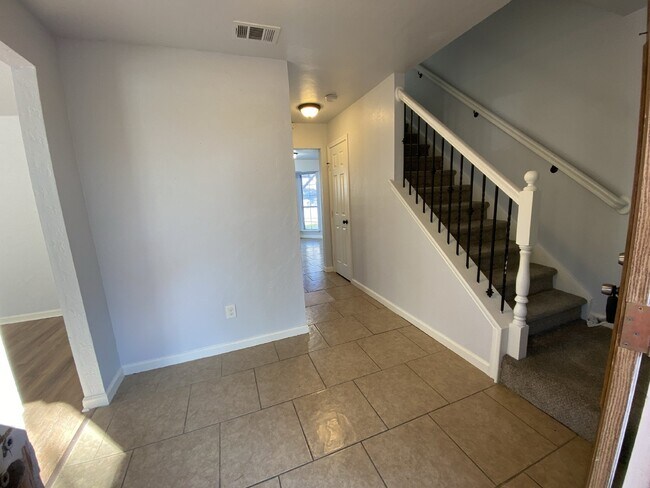 Foto del edificio - Adorable 4-bedroom, 3-bathroom single fami...