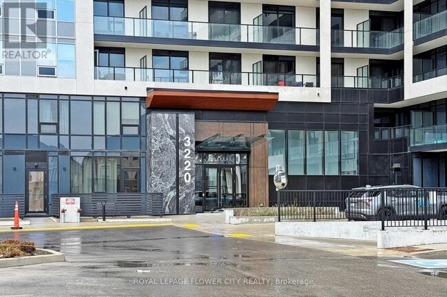 Photo du bâtiment - 3220 William Coltson Ave