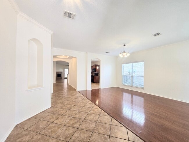 Building Photo - 3639 Bennington Way