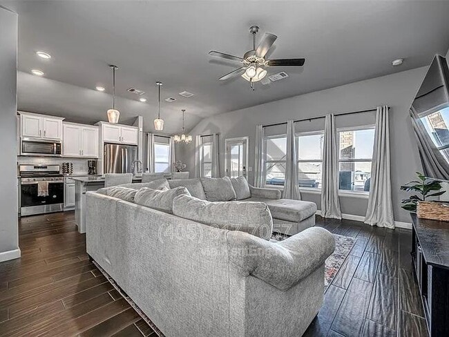 Building Photo - 15740 Caney Dr