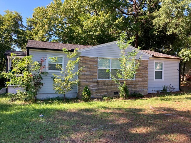 Building Photo - NEW LISTING!!!! Dont Miss Out