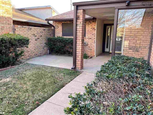 Building Photo - 4211 Picasso Dr