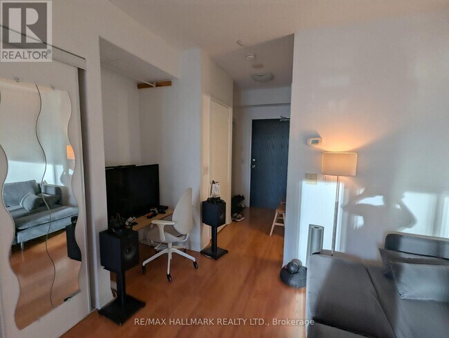 Building Photo - 25 Cole St