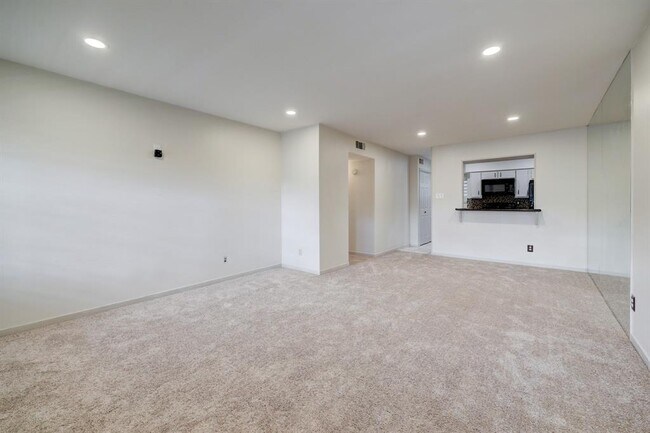 Building Photo - 9015 Gaylord Dr